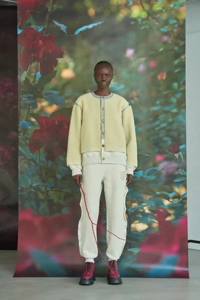 Look 16